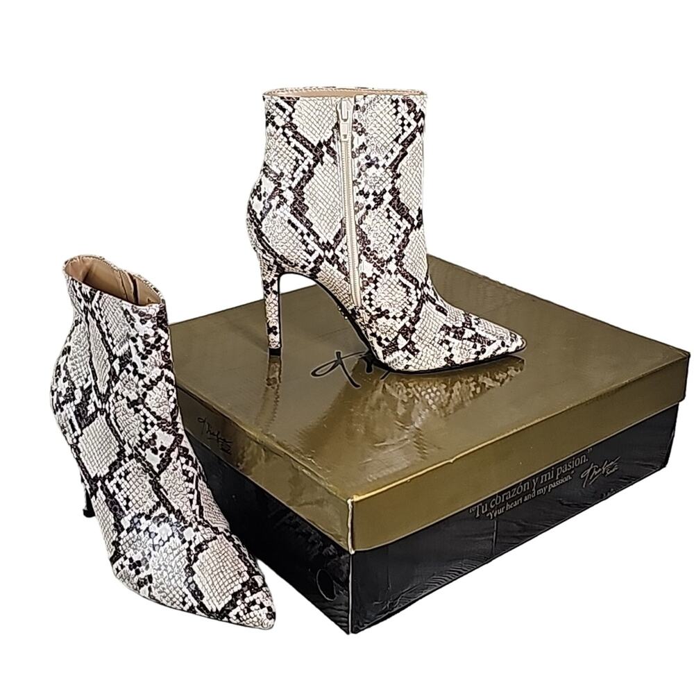 Thalia Sodi Rylie Ankle Pointed Toe Boots Snake Womens Size 5 NEW